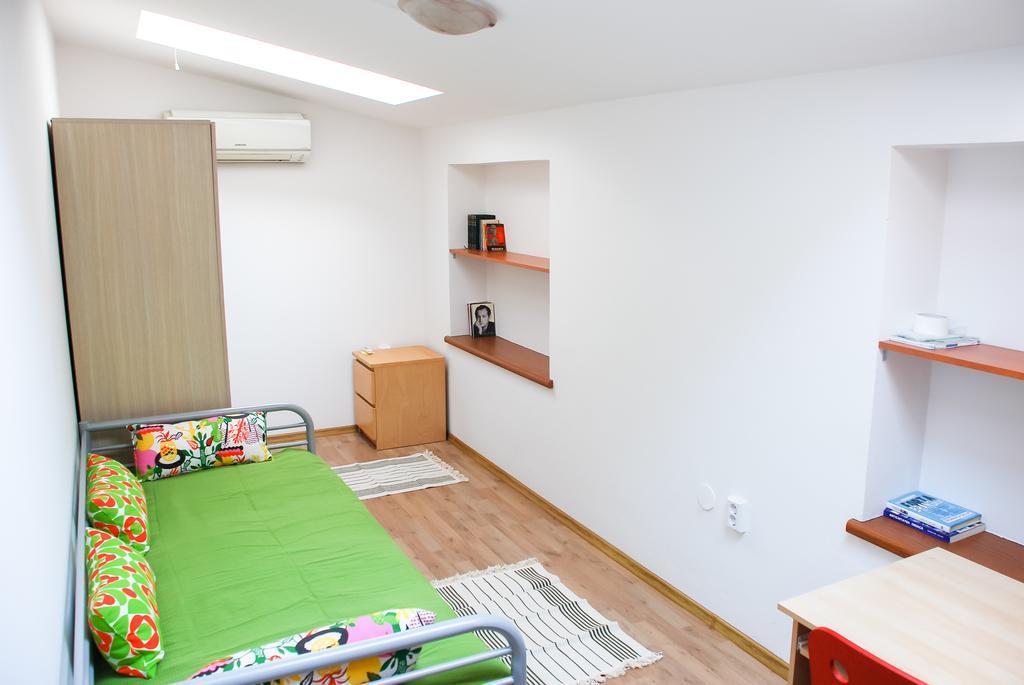 Vatra Accommodation Бухарест Экстерьер фото