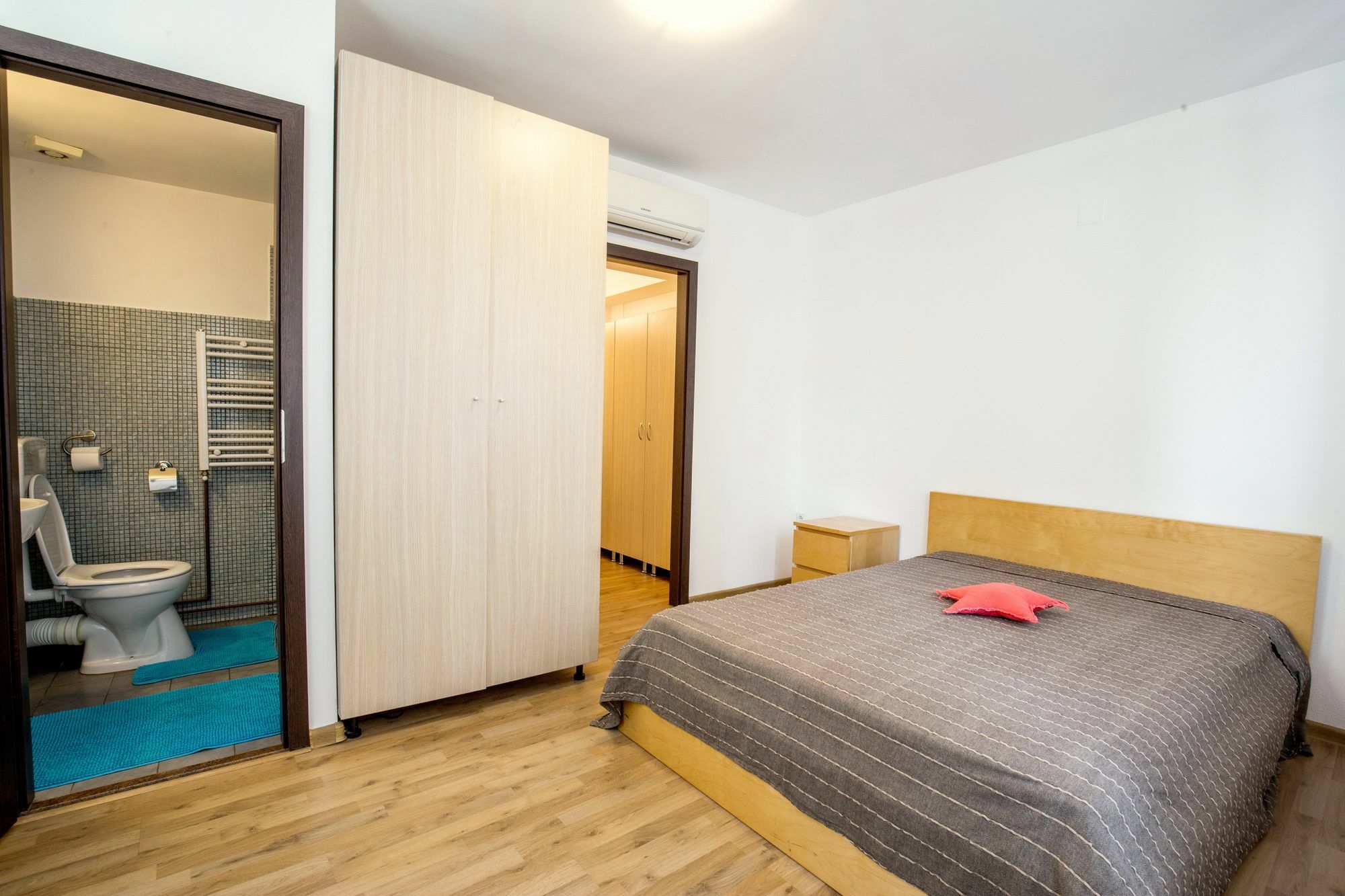 Vatra Accommodation Бухарест Экстерьер фото