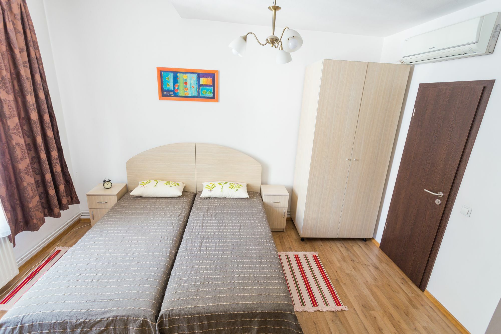 Vatra Accommodation Бухарест Экстерьер фото